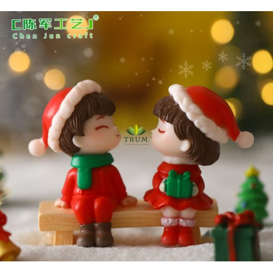 Đôi Tình Nhân Noel Ngồi Ghế